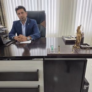 ایوب عوض پور بهترین وکیل هرمزگان