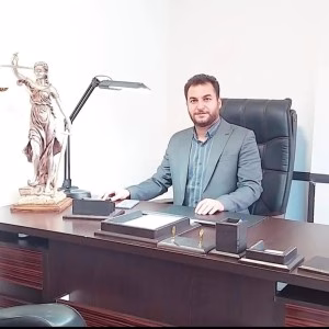 حامد خادمی بهترین وکیل شیراز