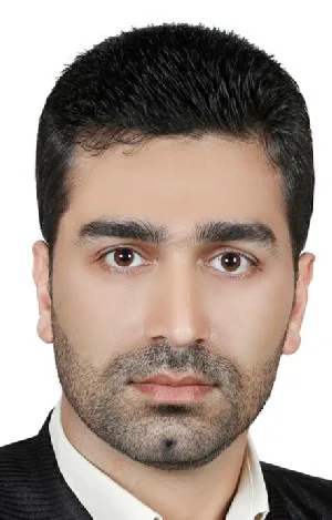 وکیل امیر مومنی